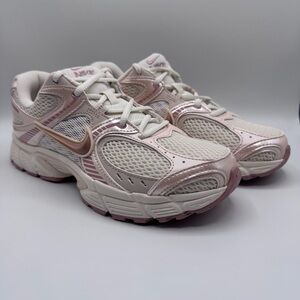 Nike V5 RNR Women Size 8  'Soft Pearl' /Particle Pink   IH5088-001
